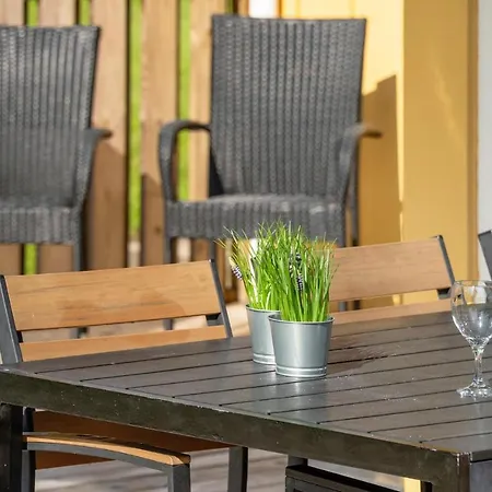 Holiday home 4 Bedroom Stunning In Augustenborg